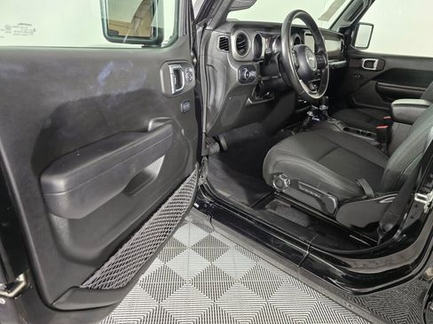 Used 2022 Jeep Wrangler Unlimited Sport image 17