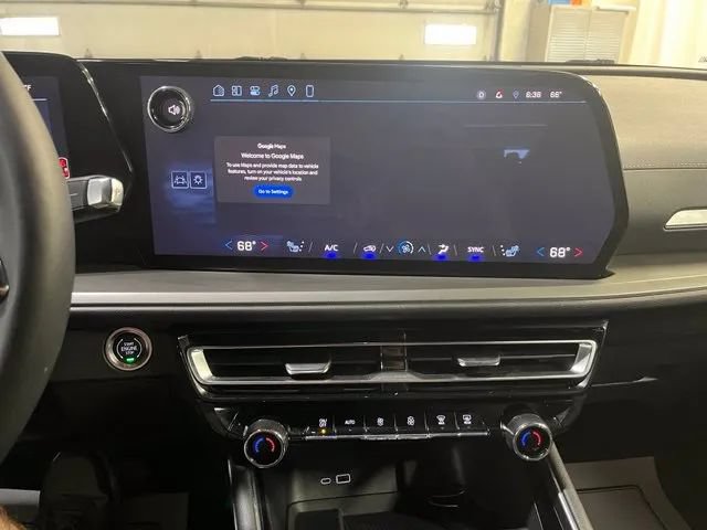 Used 2025 Chevrolet Traverse LT w/ Driver Confidence Package AWD/4WD image 22