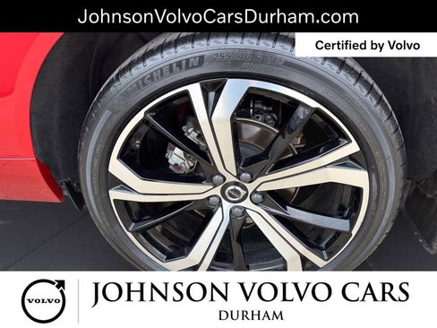 Certified 2023 Volvo XC60 B5 Ultimate w/ Climate Package image 27