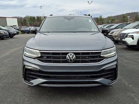 Certified 2024 Volkswagen Tiguan SE R-Line image 2