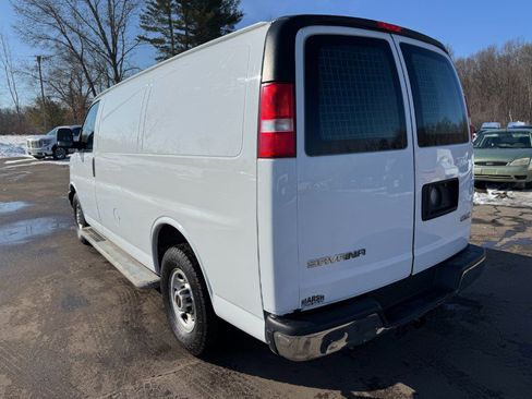 Used 2017 GMC Savana 2500 image 3