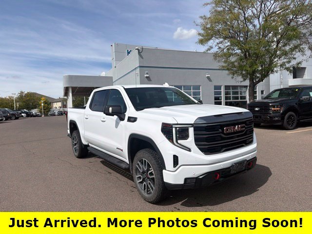 Used 2024 GMC Sierra 1500 AT4 w/ Technology Package AWD/4WD image 1