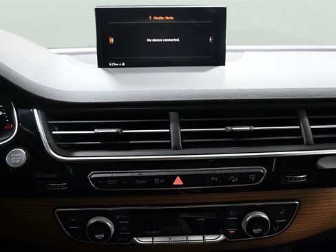 Used 2017 Audi Q7 3.0T Prestige w/ Prestige Package image 26