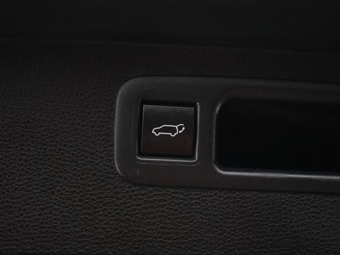 Used 2025 Toyota Highlander XSE AWD/4WD image 21