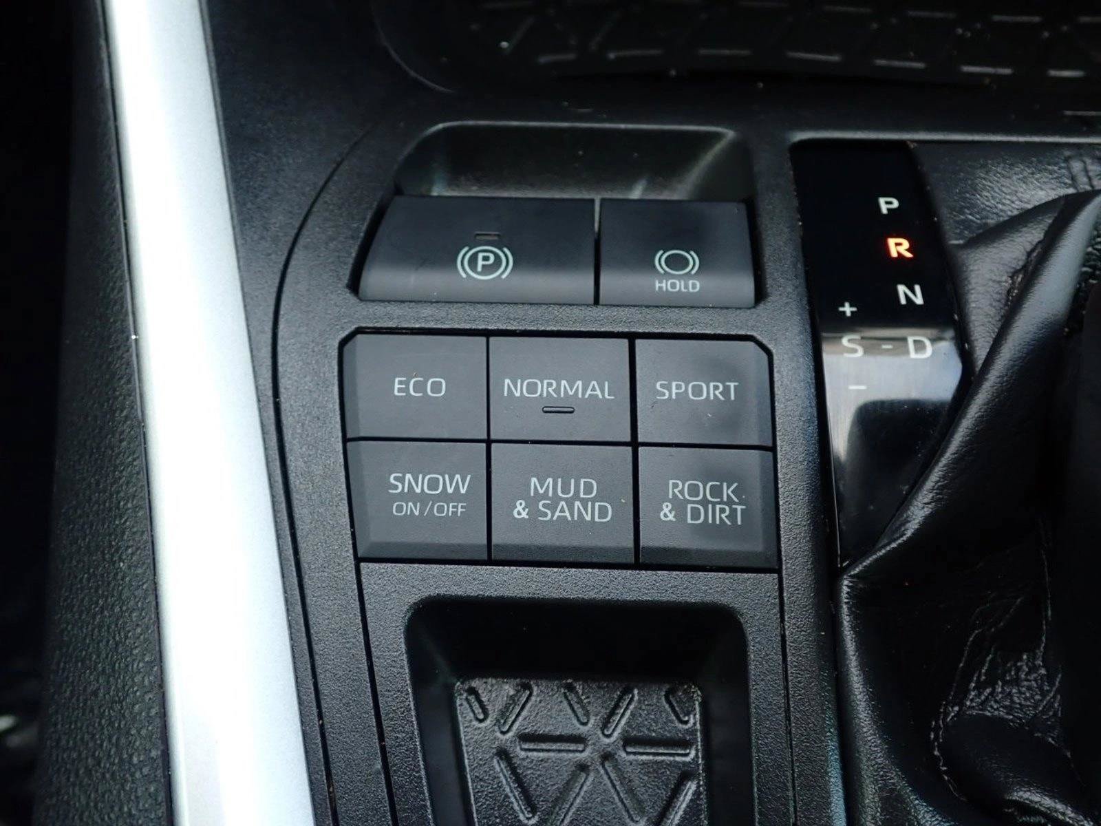 Certified 2021 Toyota RAV4 XLE Premium AWD/4WD image 24