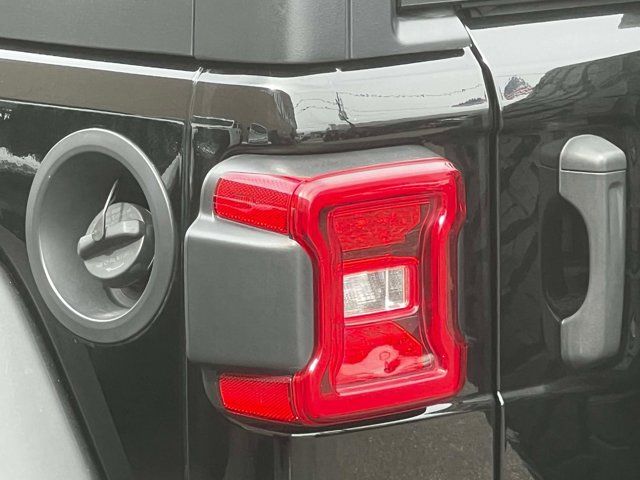 Used 2021 Jeep Wrangler Unlimited Sport AWD/4WD image 8