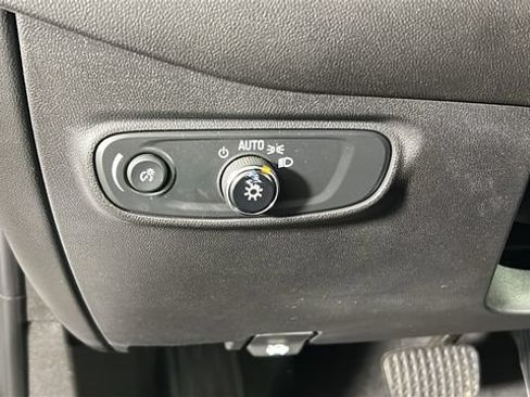 Used 2024 Chevrolet Equinox RS FWD image 19
