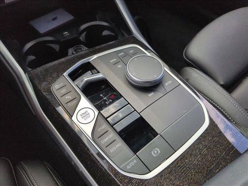 Used 2023 BMW 330i Sedan w/ M Sport Package RWD image 11