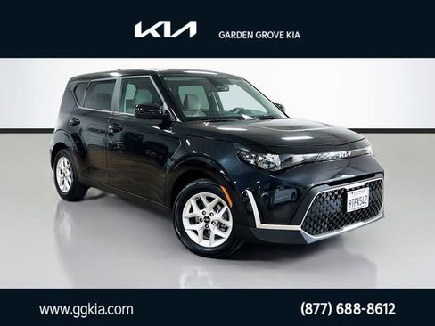 Certified 2023 Kia Soul LX w/ LX Technology Package image 1