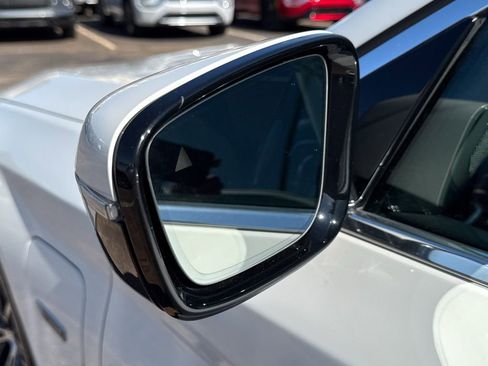 Used 2023 BMW 530e image 40