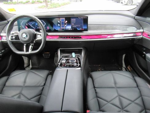 Used 2023 BMW 740i RWD image 12