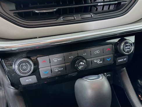 Certified 2024 Jeep Compass Limited AWD/4WD image 24