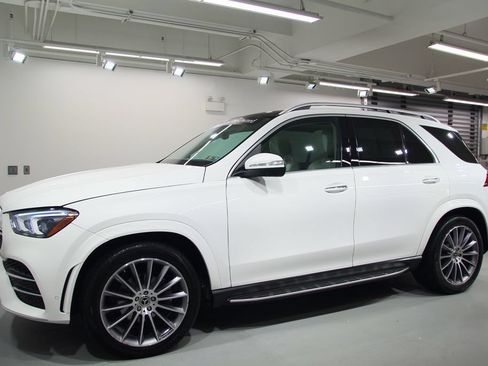 Used 2022 Mercedes-Benz GLE 350 4MATIC image 3