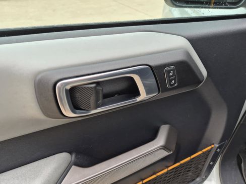 Used 2021 Ford Bronco Badlands image 12