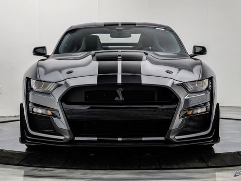 Used 2021 Ford Mustang Shelby GT500 w/ Carbon Fiber Track Pack image 30