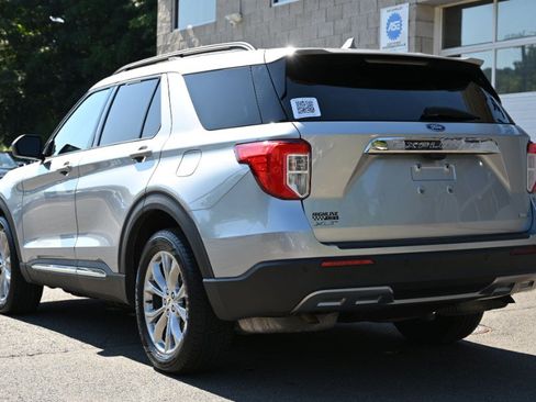Used 2020 Ford Explorer XLT w/ Equipment Group 202A AWD/4WD image 4