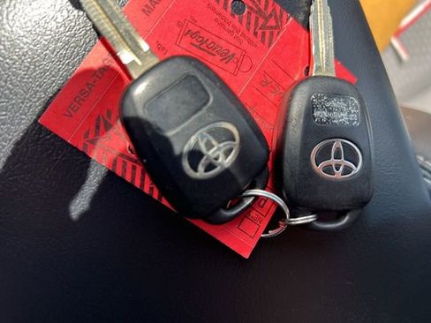 Used 2013 Toyota Camry SE FWD image 15