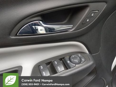 Used 2023 Chevrolet Equinox LS w/ LS Convenience Package image 11