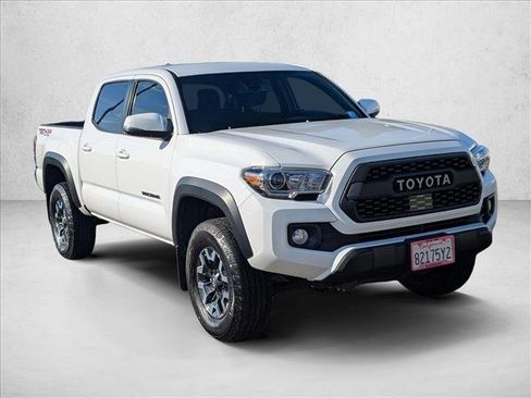 Used 2020 Toyota Tacoma TRD Off-Road image 3