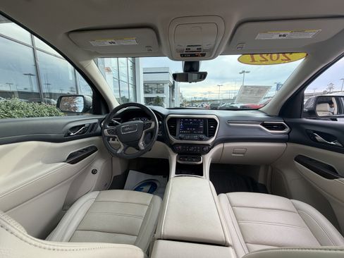 Used 2021 GMC Acadia Denali w/ Denali Technology Package image 24