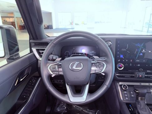 Certified 2025 Lexus GX 550 image 22