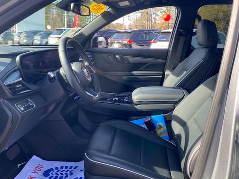 Used 2025 Buick Enclave Sport Touring image 6