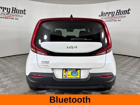 Used 2022 Kia Soul LX FWD image 7