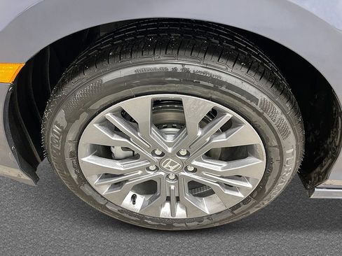 New 2026 Honda Odyssey Touring image 11