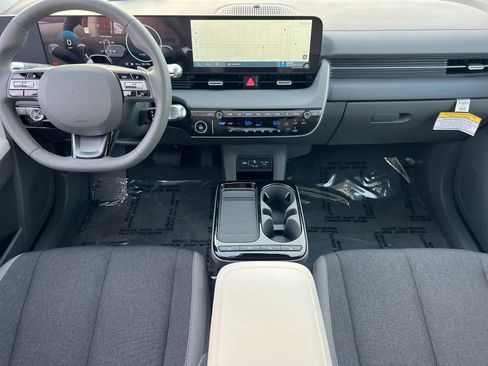 New 2026 Hyundai Ioniq 5 SE image 3