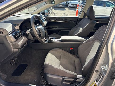 Used 2025 Toyota Camry LE image 27