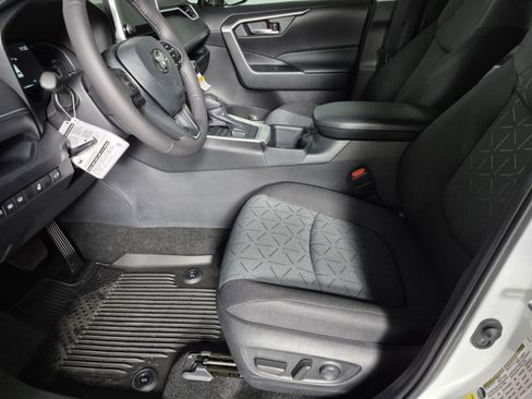 New 2025 Toyota RAV4 XLE image 17