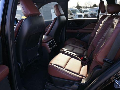 Used 2025 Lincoln Aviator Reserve w/ Illumination Package image 16