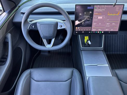Used 2026 Tesla Model Y 2WD image 14