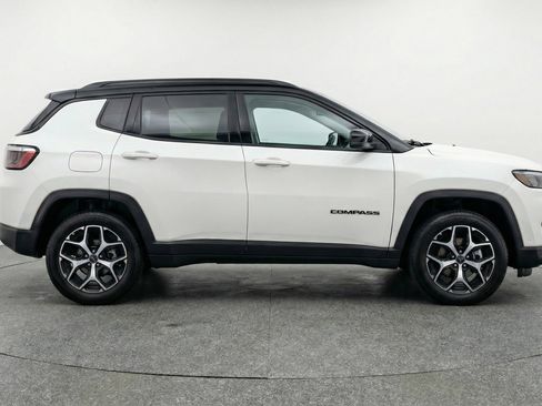 Used 2025 Jeep Compass Limited AWD/4WD image 11