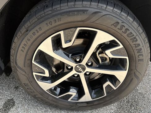 Used 2023 Kia Sportage EX AWD/4WD image 13