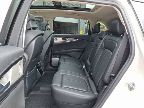Certified 2023 Lincoln Nautilus Reserve w/ Equipment Group 202A AWD/4WD image 10