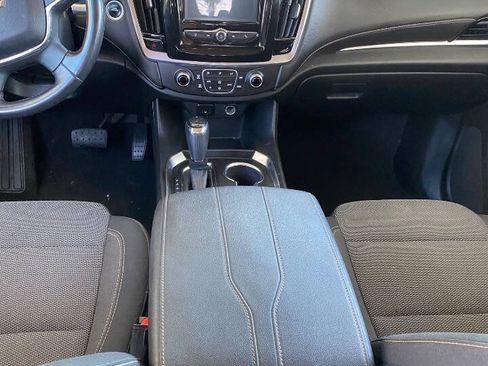 Used 2018 Chevrolet Traverse LT FWD image 15