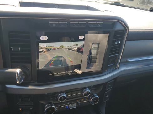 Used 2024 Ford F250 Platinum image 27