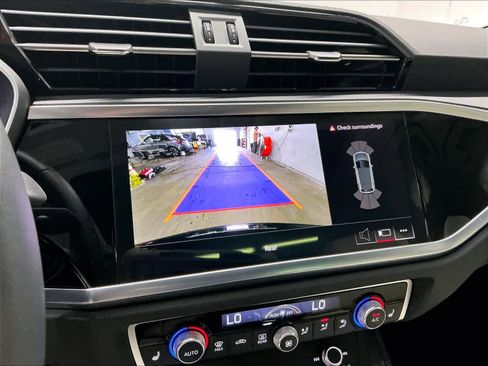 Certified 2025 Audi Q3 2.0T Premium w/ Convenience Package image 24
