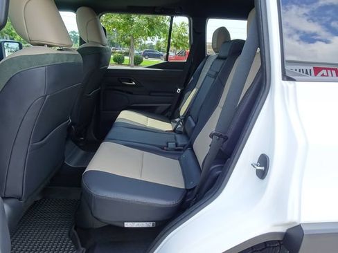Used 2024 Lexus GX 550 AWD/4WD image 14