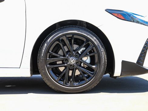 Certified 2025 Toyota Camry SE FWD image 10