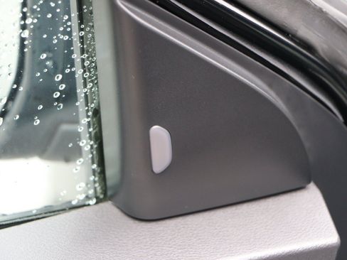 Used 2023 Nissan Kicks S FWD image 14