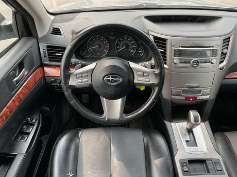 Used 2011 Subaru Outback 3.6R Limited w/ PWR Moonroof Pkg AWD/4WD image 11