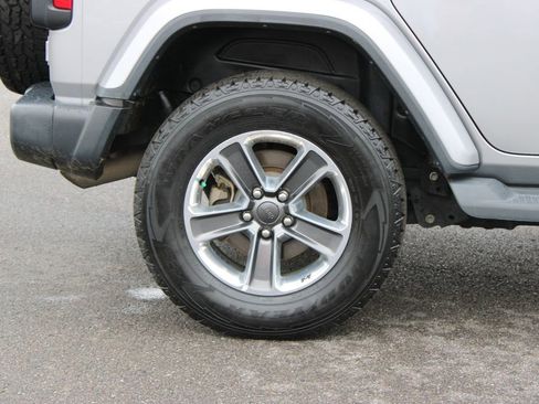 Used 2020 Jeep Wrangler Unlimited Sahara AWD/4WD image 13