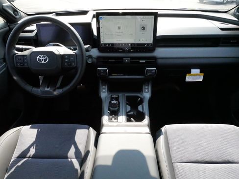 Used 2026 Toyota RAV4 XSE w/ Panoramic Sun Roof Package AWD/4WD image 10
