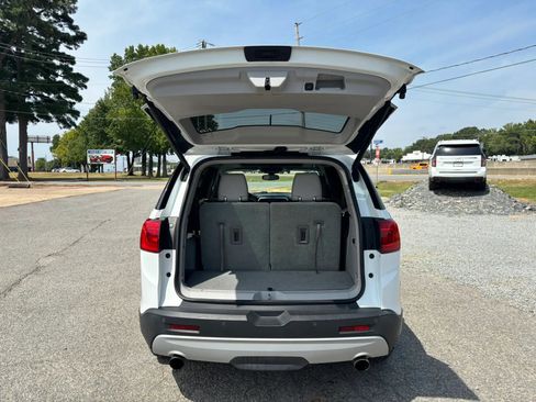 Used 2018 GMC Acadia SLT FWD image 16