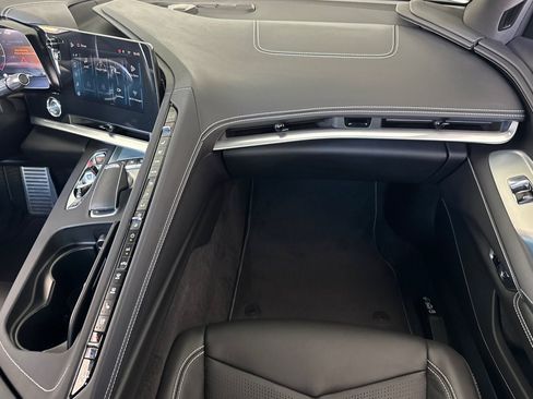 Used 2025 Chevrolet Corvette Stingray Preferred Cpe w/ Battery Protection Package RWD image 28