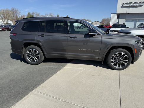 Used 2021 Jeep Grand Cherokee L Overland w/ Luxury Tech Group IV AWD/4WD image 9