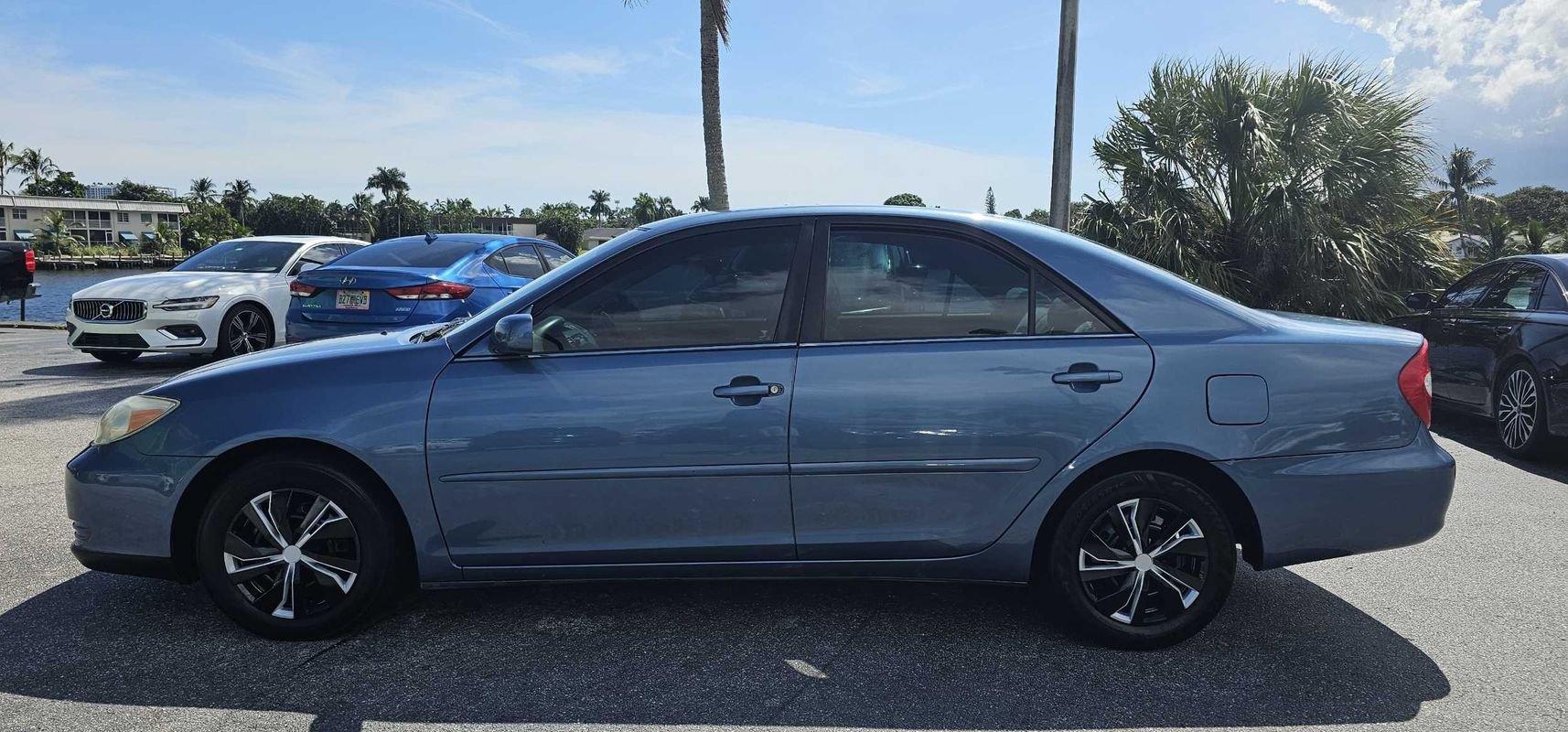 Used 2003 Toyota Camry LE FWD image 2