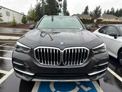 Used 2022 BMW X5 xDrive45e image 2